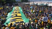 Brazilian anti-corruption crowd