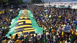 Brazilian anti-corruption crowd