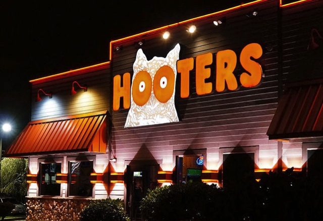 Hooters restaurant